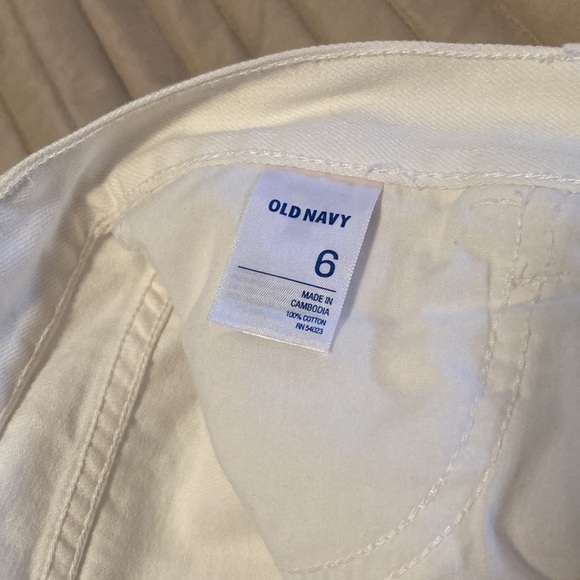 Old Navy Flirt Capris - Picture 5 of 5